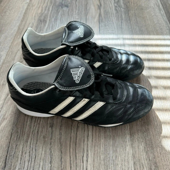 Adidas  Black White sneakers size 7.5 - Picture 1 of 11